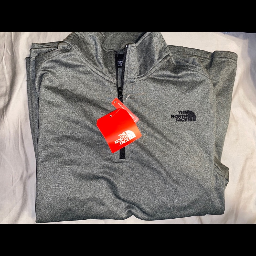 NWT North Face pull over 1/2 zip jacket